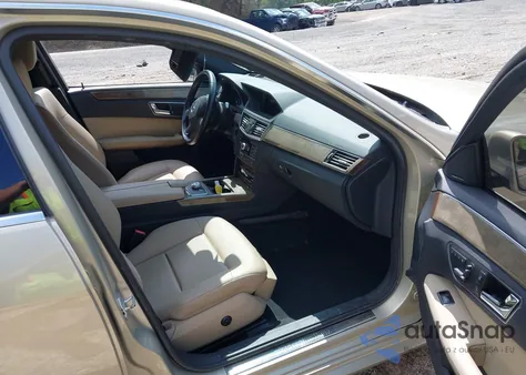 2010 Mercedes-Benz E 350 4Matic z USA, uszkodzony, nr VIN WDDHF8HB4AA148403